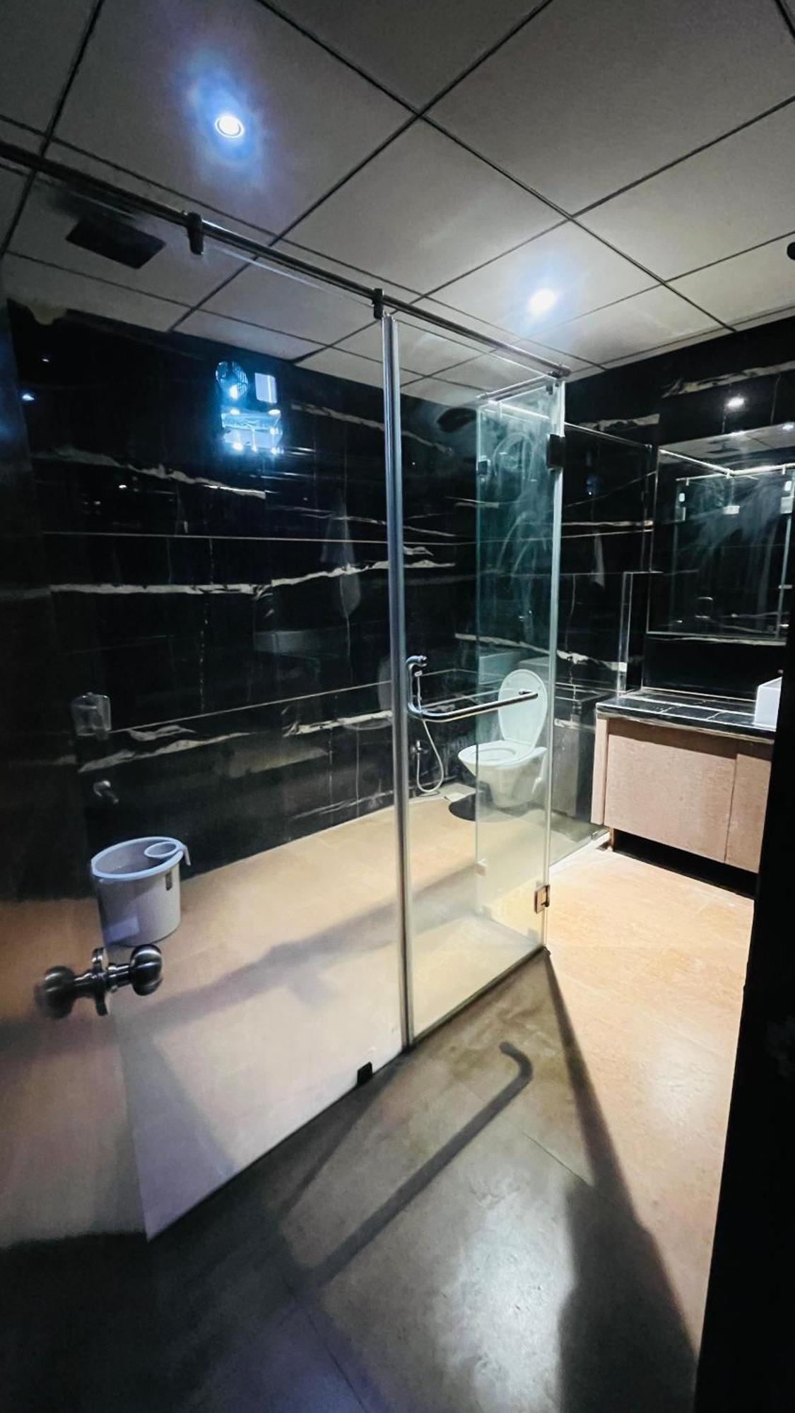 Hotel Elegant Inn Surat Luaran gambar