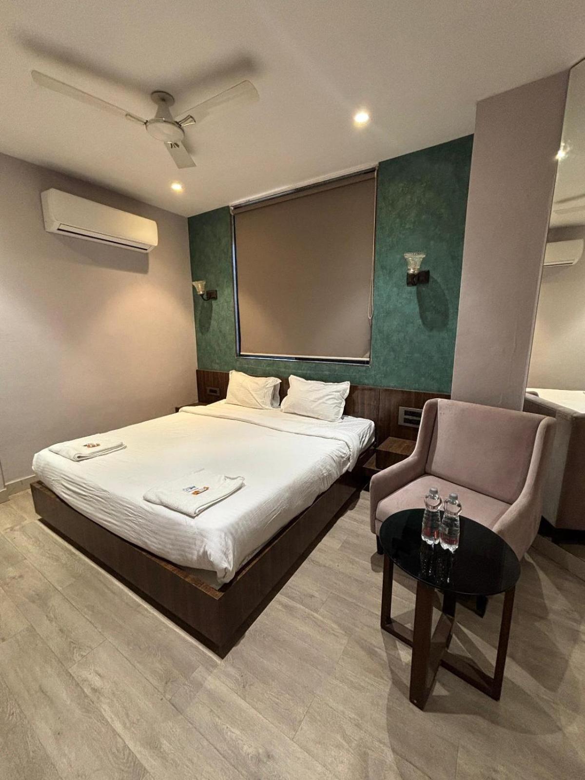 Hotel Elegant Inn Surat Luaran gambar