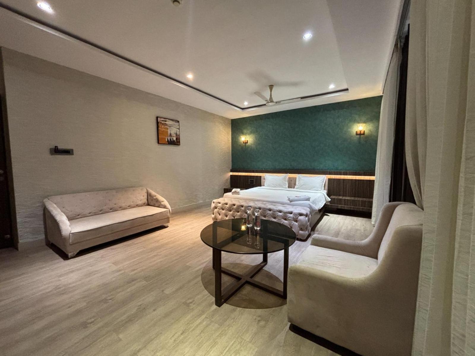Hotel Elegant Inn Surat Luaran gambar