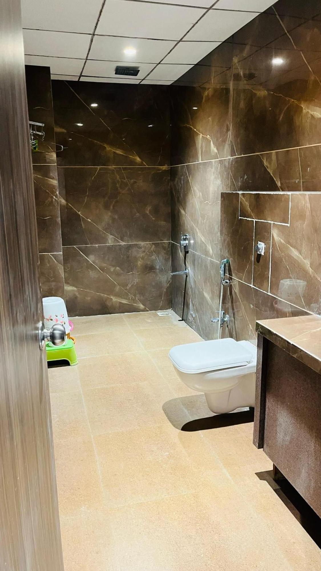 Hotel Elegant Inn Surat Luaran gambar